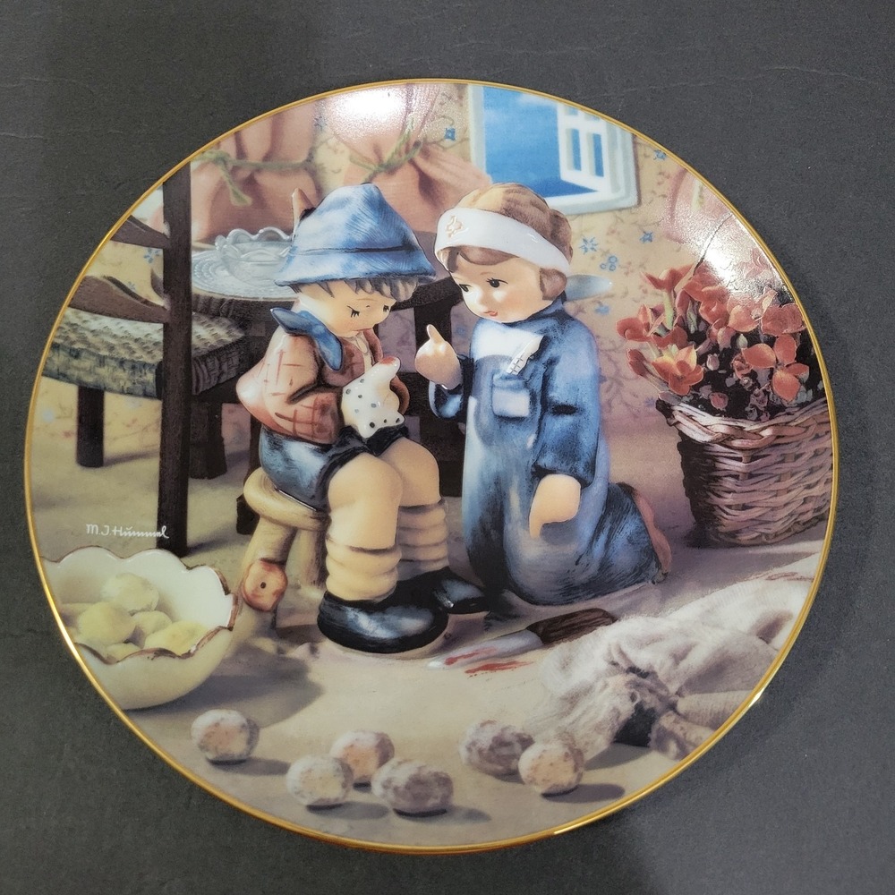 MJ Hummel "Tender Loving Care" Plate Little Companions Danbury Mint Gold Trim 8"